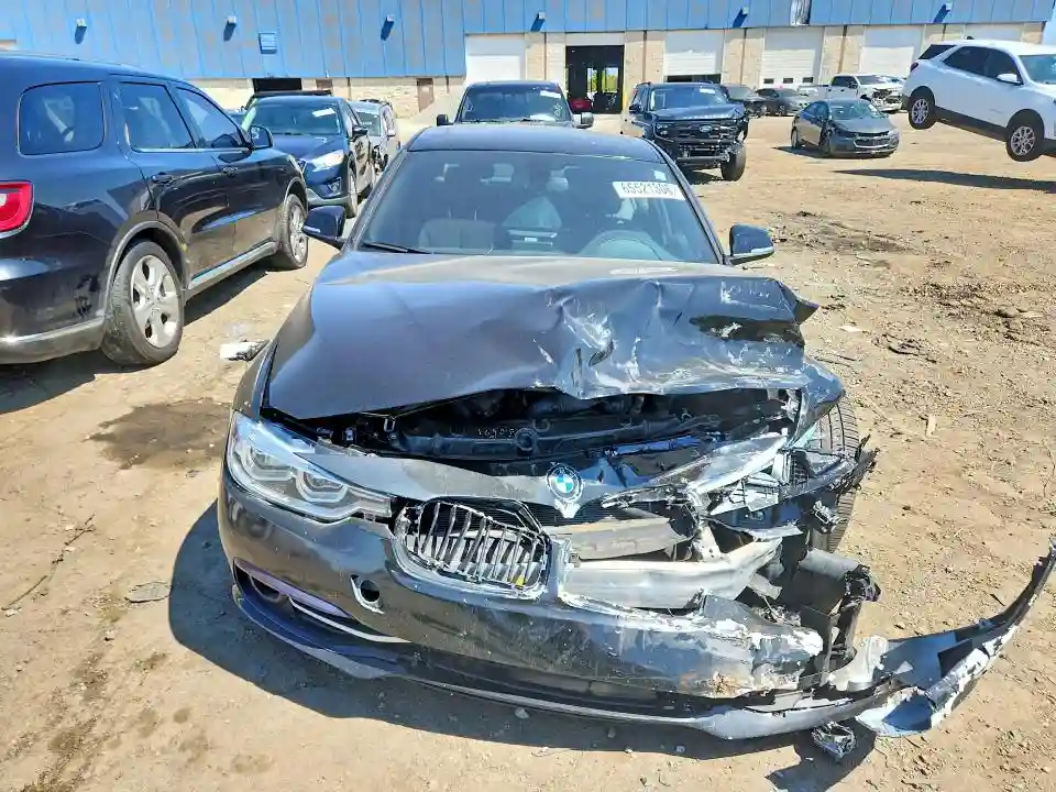 WBA8D9G50JNU69376 2018 BMW 3 SERIES-4