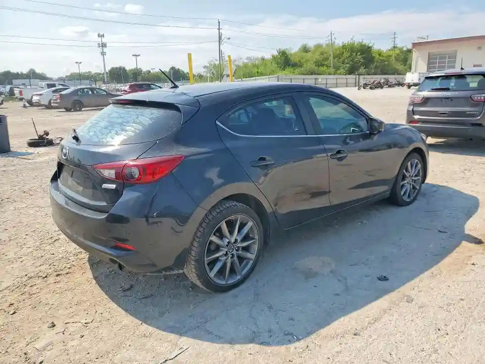 3MZBN1L37JM233925 2018 MAZDA 3-2