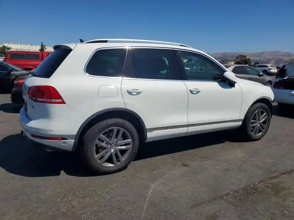 WVGEF9BP8FD006290 2015 VOLKSWAGEN TOUAREG-2