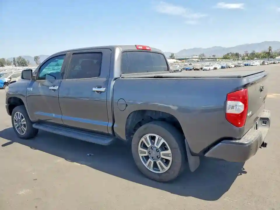 5TFAY5F10JX727495 2018 TOYOTA TUNDRA-1