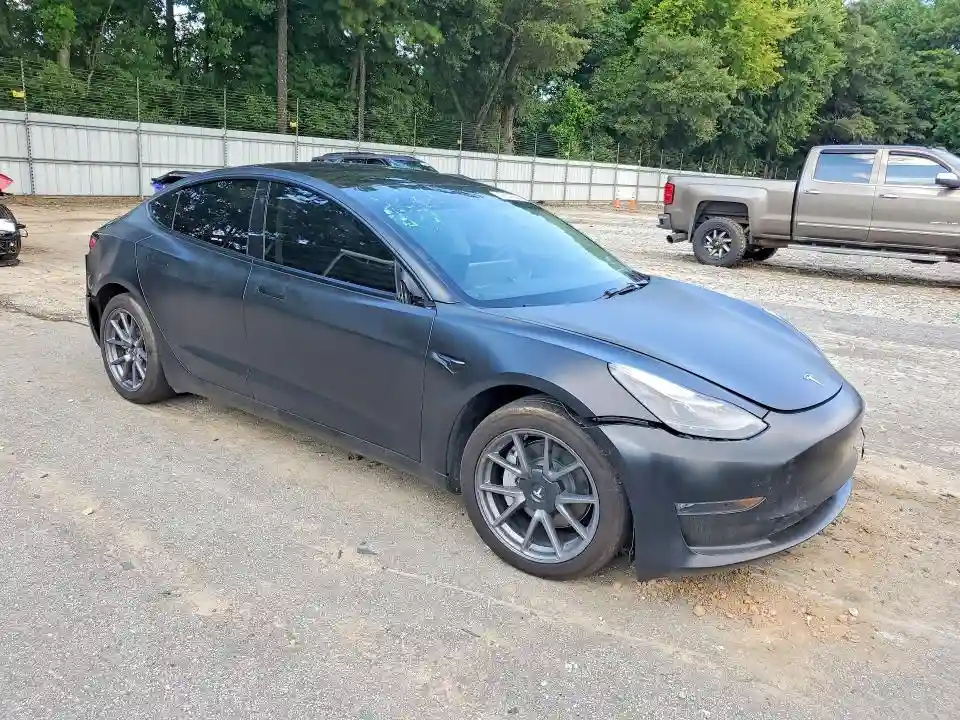 5YJ3E1EB2PF661944 2023 TESLA MODEL 3-3