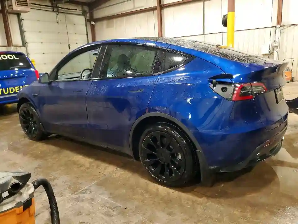 7SAYGDEE5PA181389 2023 TESLA MODEL Y-1