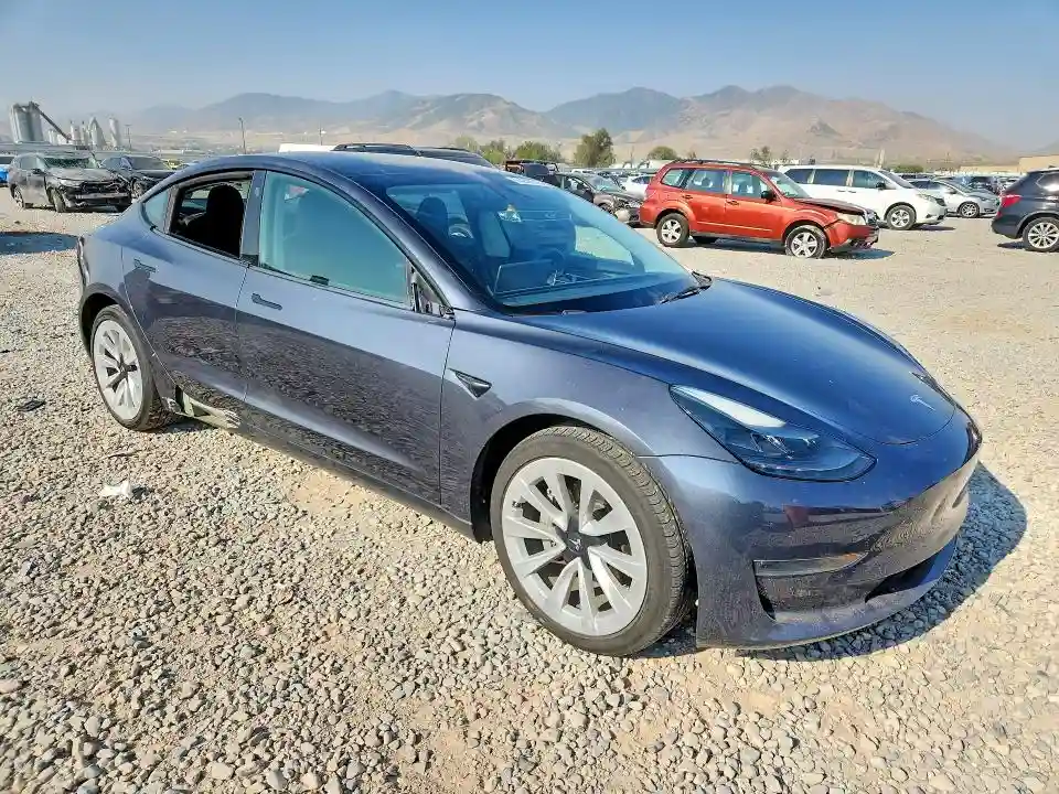 5YJ3E1EB4PF393219 2023 TESLA MODEL 3-3