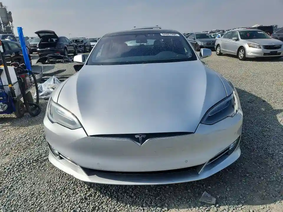 5YJSA1E28JF269355 2018 TESLA MODEL S-4