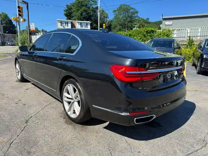 WBA7F2C53JB238489 2018 BMW 7 SERIES-1