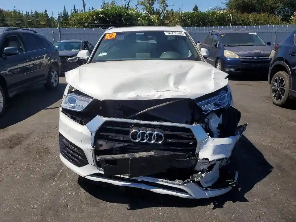 WA1ECCFS0JR020957 2018 AUDI Q3-4