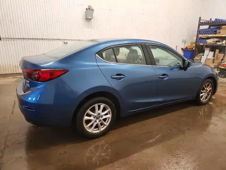 JM1BN1V78J1161908 2018 MAZDA 3 GS-2