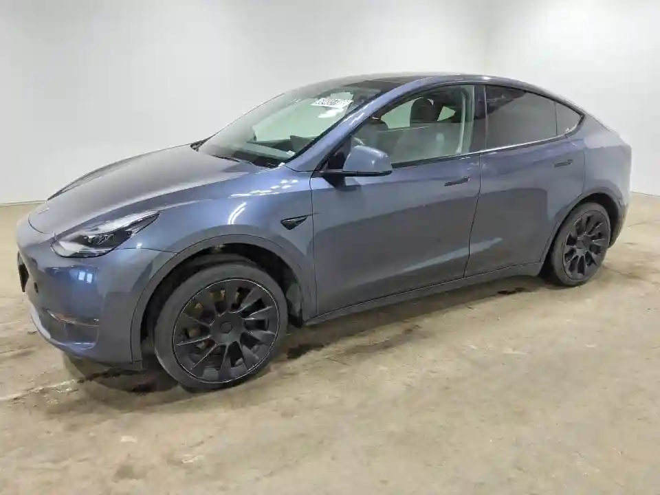 7SAYGDEE8NF480522 2022 TESLA MODEL Y-0