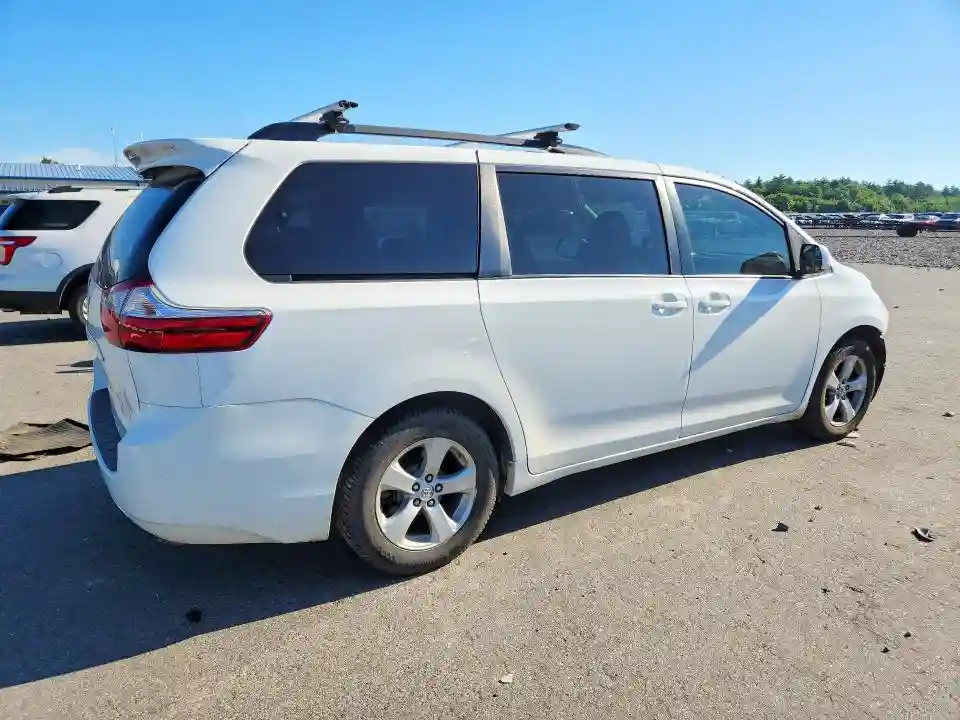 5TDKZ3DC8HS875601 2017 TOYOTA SIENNA-2