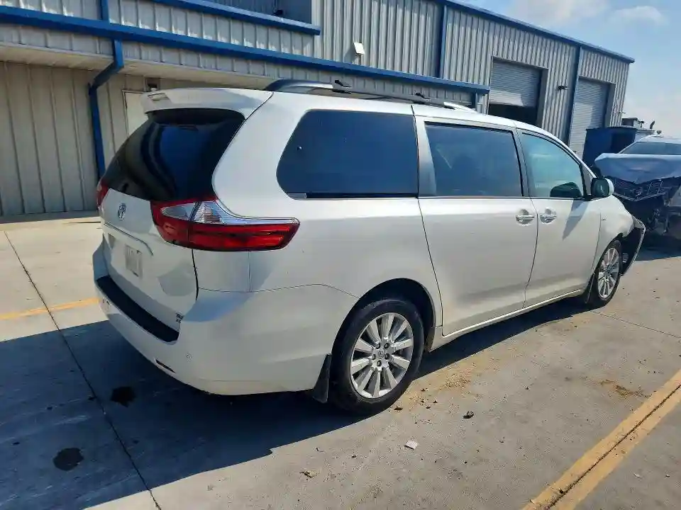 5TDDZ3DC0HS167609 2017 TOYOTA SIENNA-2