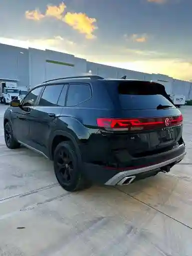 1V2CR2CA2SC573114 2025 VOLKSWAGEN ATLAS-3
