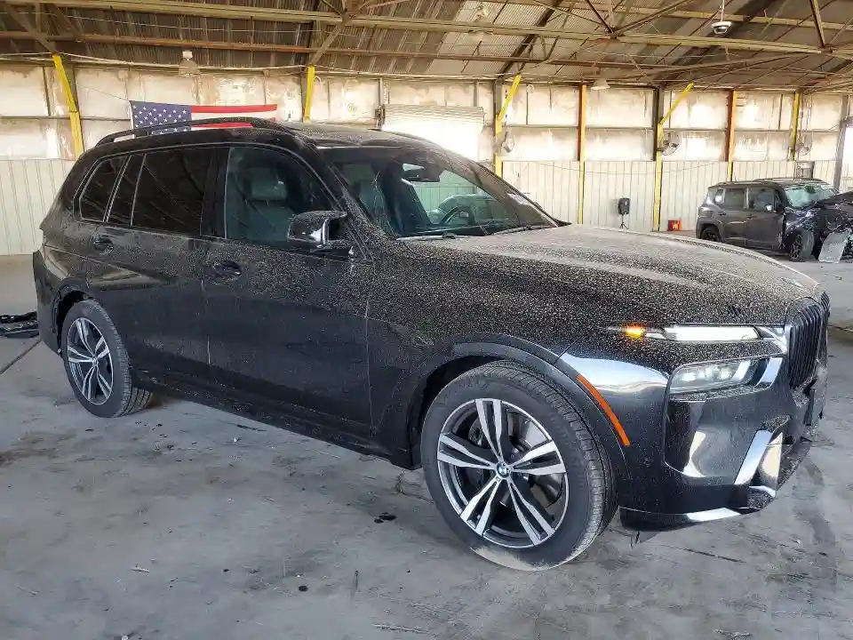 5UX33EM00P9N44403 2023 BMW X7-3