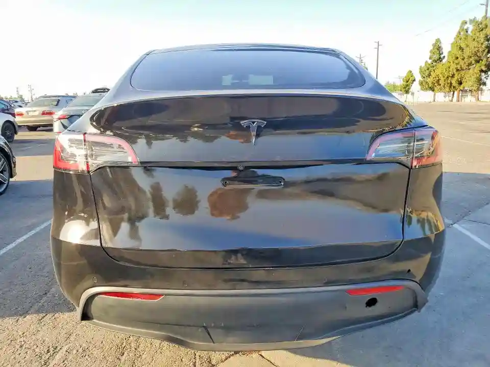 5YJYGAEE9MF137910 2021 TESLA MODEL Y-5