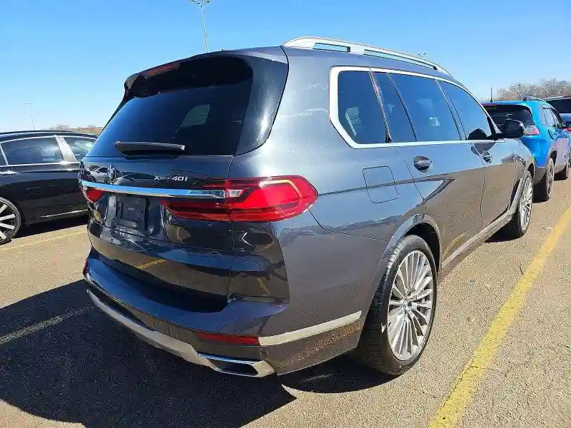 5UXCW2C52KLB43713 2019 BMW X7-3