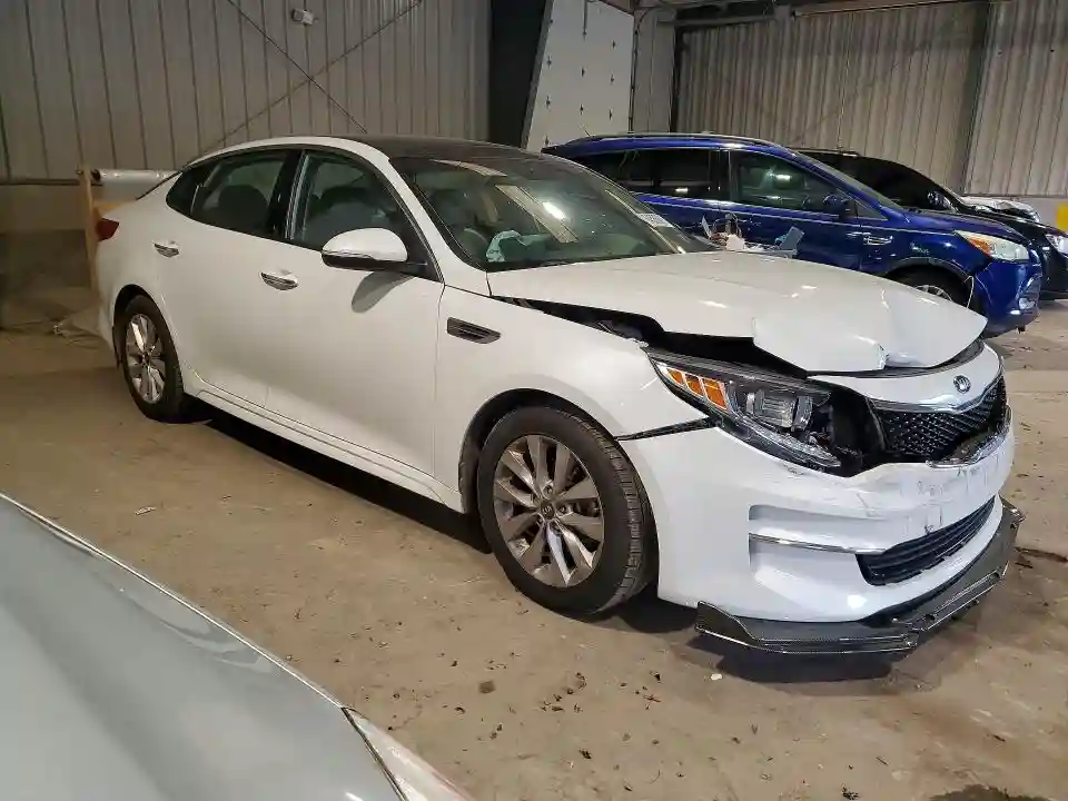 5XXGU4L30JG248247 2018 KIA OPTIMA-3