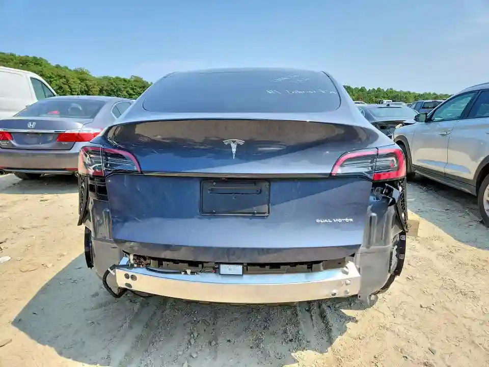 7SAYGDEE1PA195757 2023 TESLA MODEL Y-5