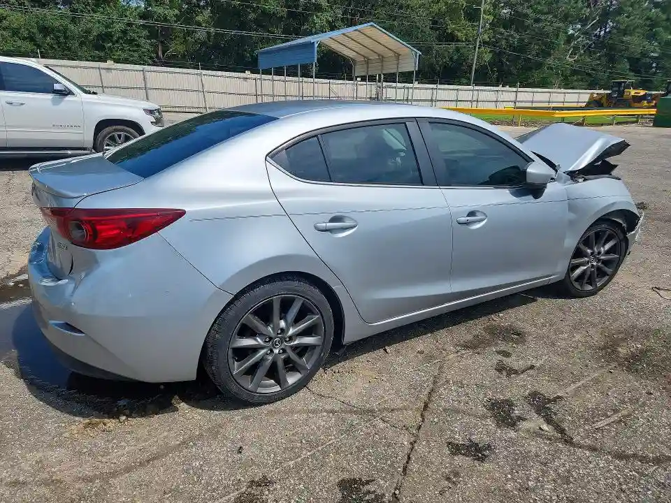 3MZBN1V36JM201108 2018 MAZDA 3-2