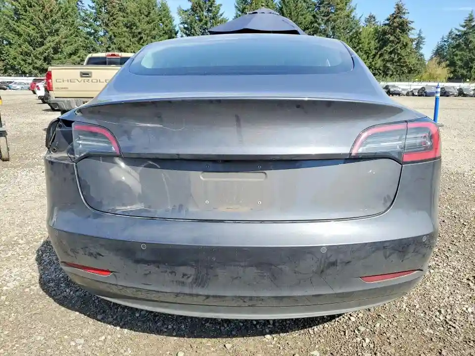 5YJ3E1EB8JF094145 2018 TESLA MODEL 3-5