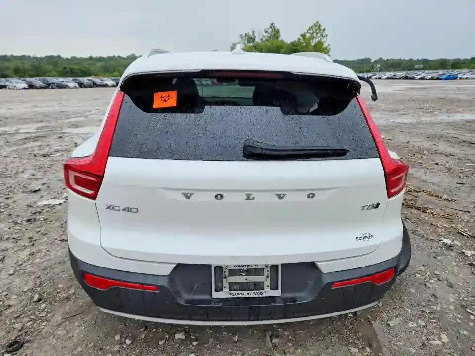 YV4162UK4N2750004 2022 VOLVO XC40-5