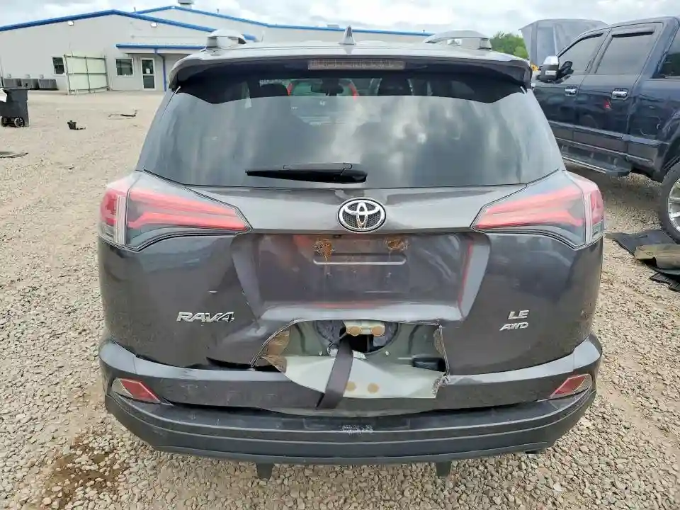 JTMBFREV6JJ215698 2018 TOYOTA RAV4-5