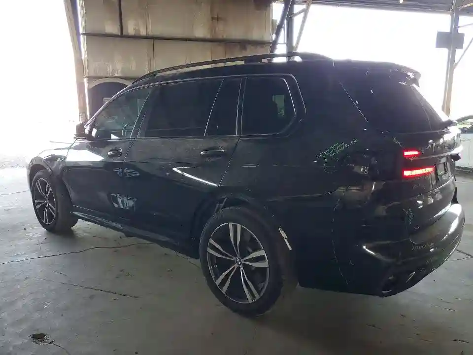 5UX33EM00P9N44403 2023 BMW X7-1