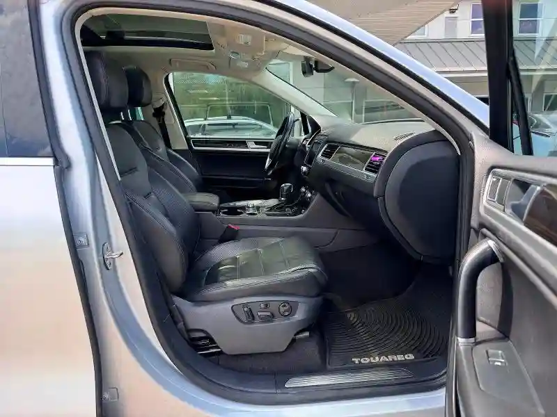 WVGGF7BP8HD001557 2017 VOLKSWAGEN TOUAREG-4