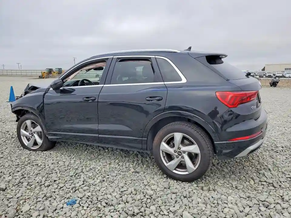 WA1AUCF39M1096944 2021 AUDI Q3-1