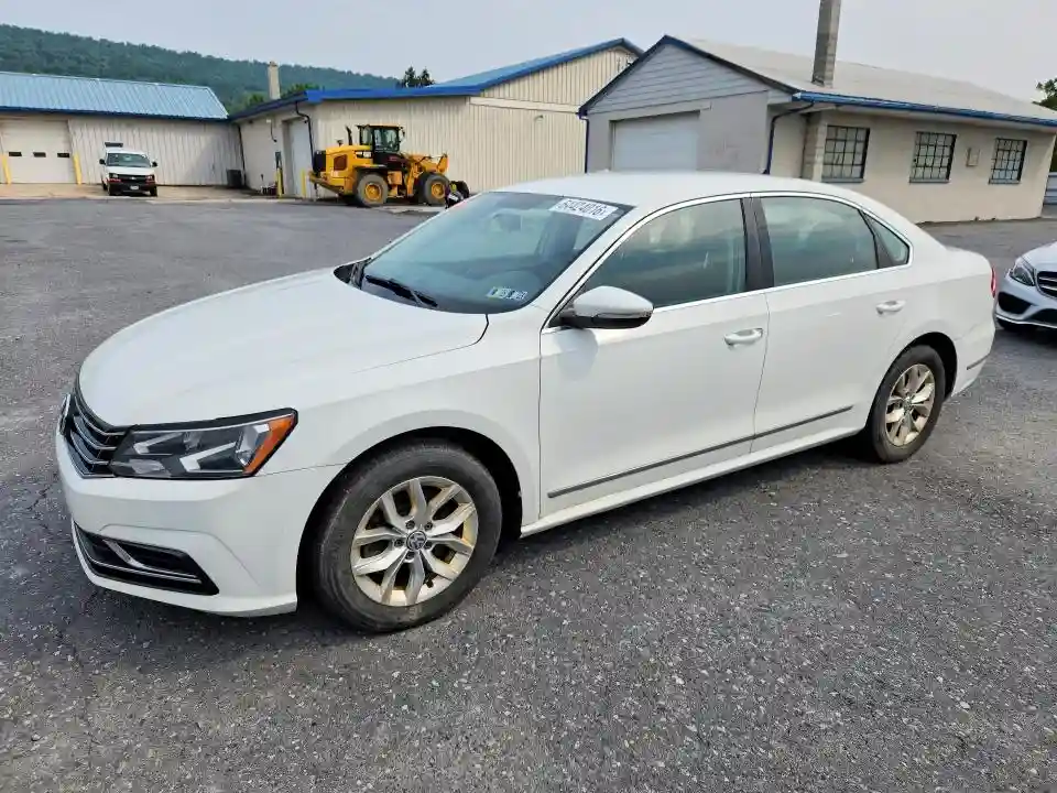 1VWAT7A33GC056422 2016 VOLKSWAGEN PASSAT-0