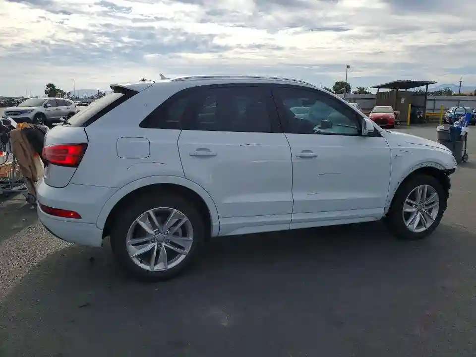 WA1BCCFS5JR005616 2018 AUDI Q3-2