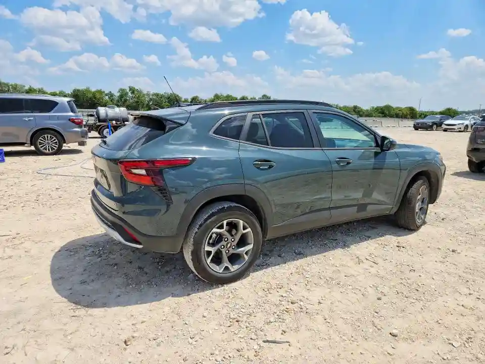 KL77LHEP9TC126903 2026 CHEVROLET TRAX-2