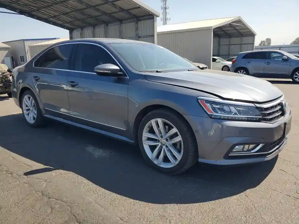 1VWCA7A31JC040841 2018 VOLKSWAGEN PASSAT-3