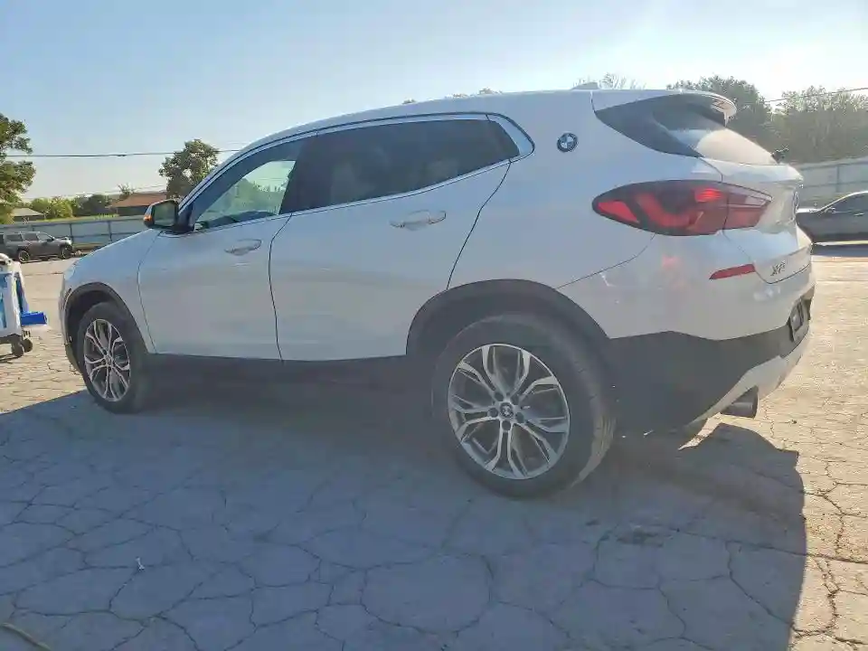 WBXYJ1C04N5U25994 2022 BMW X2-1