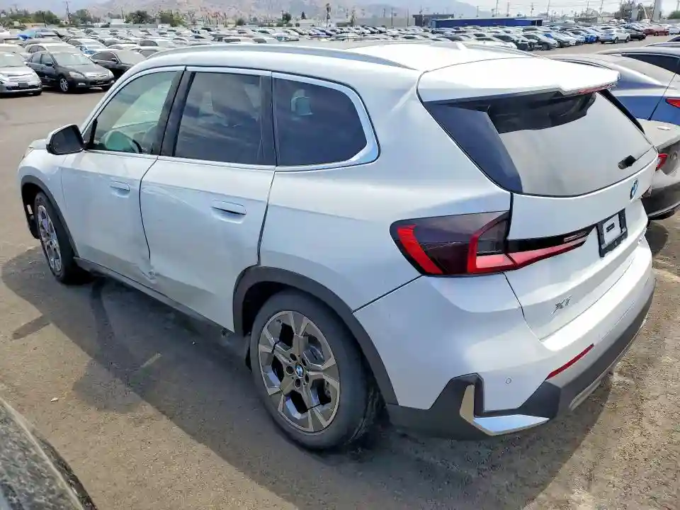 WBX73EF0XP5Y21522 2023 BMW X1-1