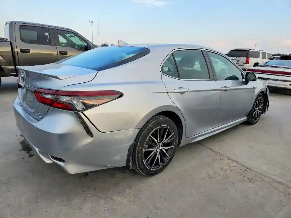 4T1G31AK3MU556860 2021 TOYOTA CAMRY-2