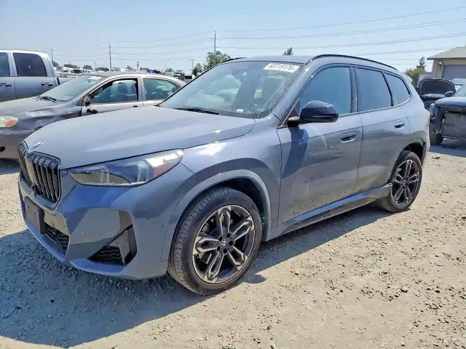 WBX73EF08P5W94012 2023 BMW X1-0