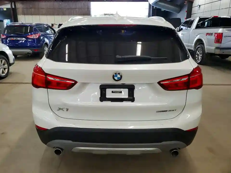 WBXHU7C37J5L09073 2018 BMW X1-5