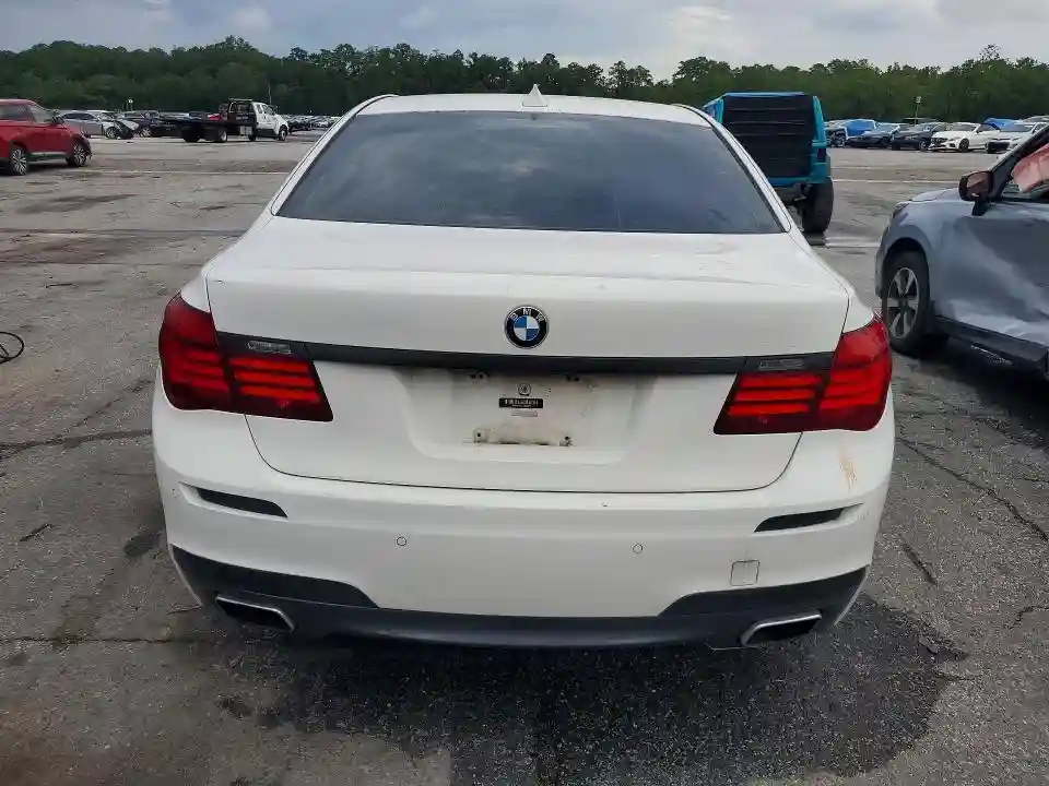 WBAYA8C52FD825364 2015 BMW 7 SERIES-5