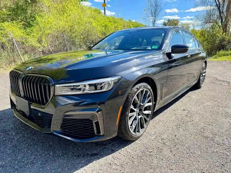WBA7T4C03NCK23662 2022 BMW 7 SERIES-1