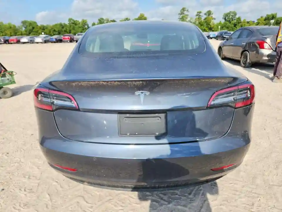5YJ3E1EA1JF163460 2018 TESLA MODEL 3-5
