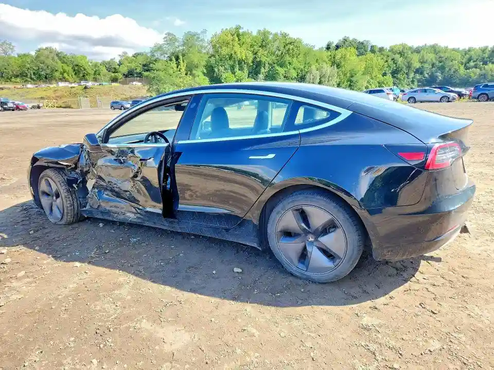 5YJ3E1EA6KF305075 2019 TESLA MODEL 3-1