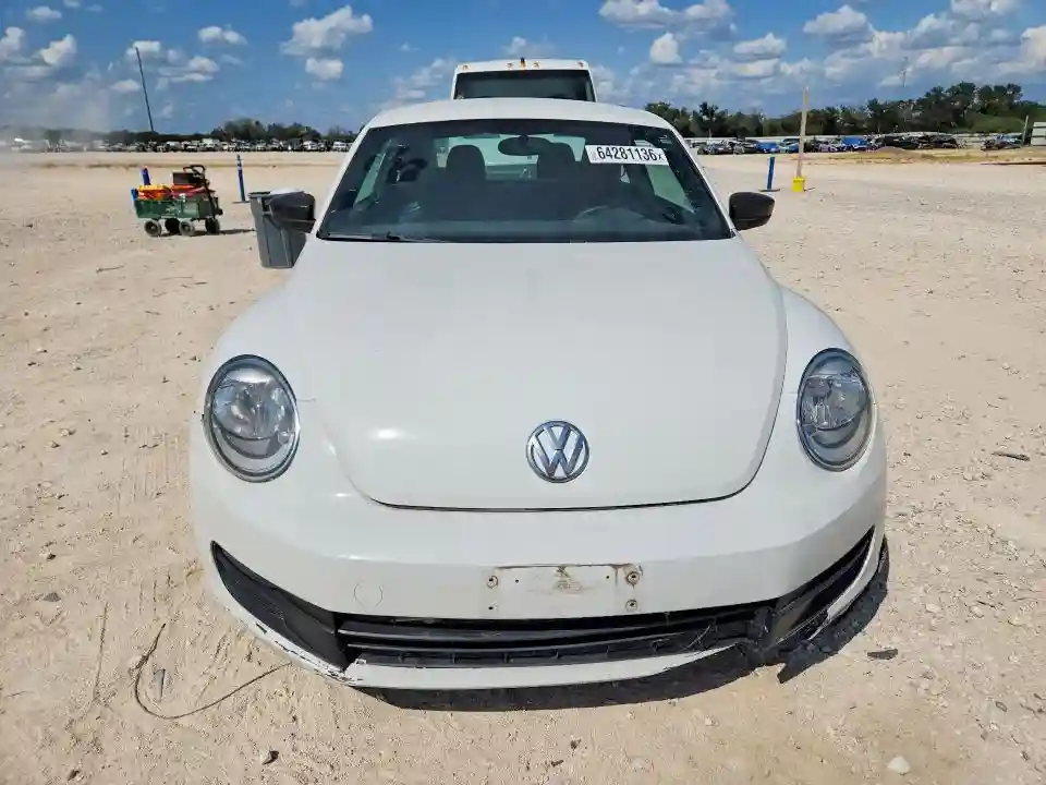 3VWF17AT8GM606210 2016 VOLKSWAGEN BEETLE-4