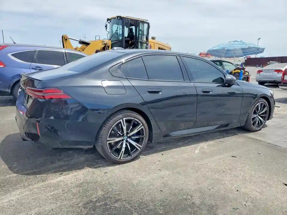 WBA43FJ05TCW34429 2026 BMW 5 SERIES-2