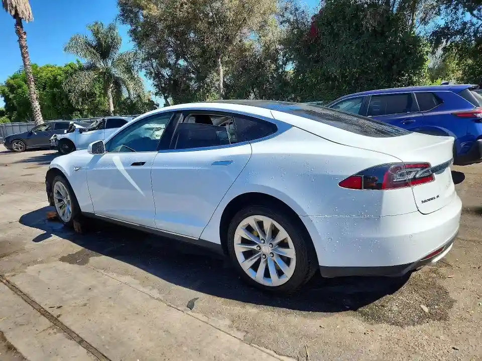 5YJSA1E28GF134885 2016 TESLA MODEL S-1