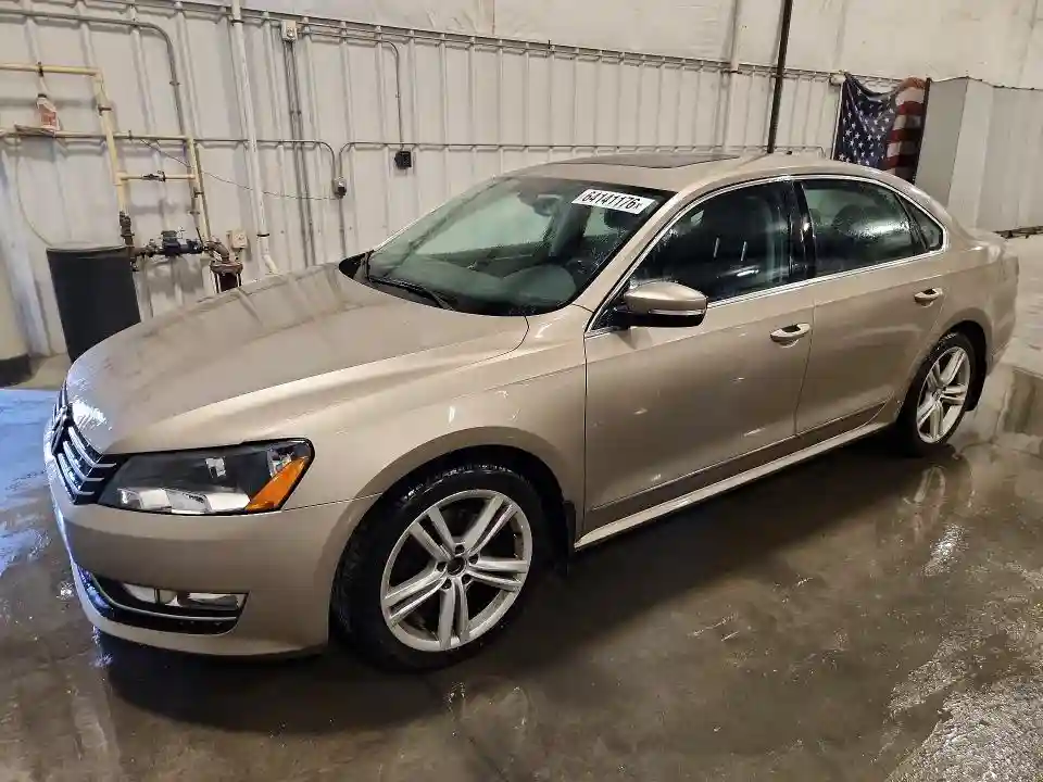 1VWCS7A32FC075229 2015 VOLKSWAGEN PASSAT-0