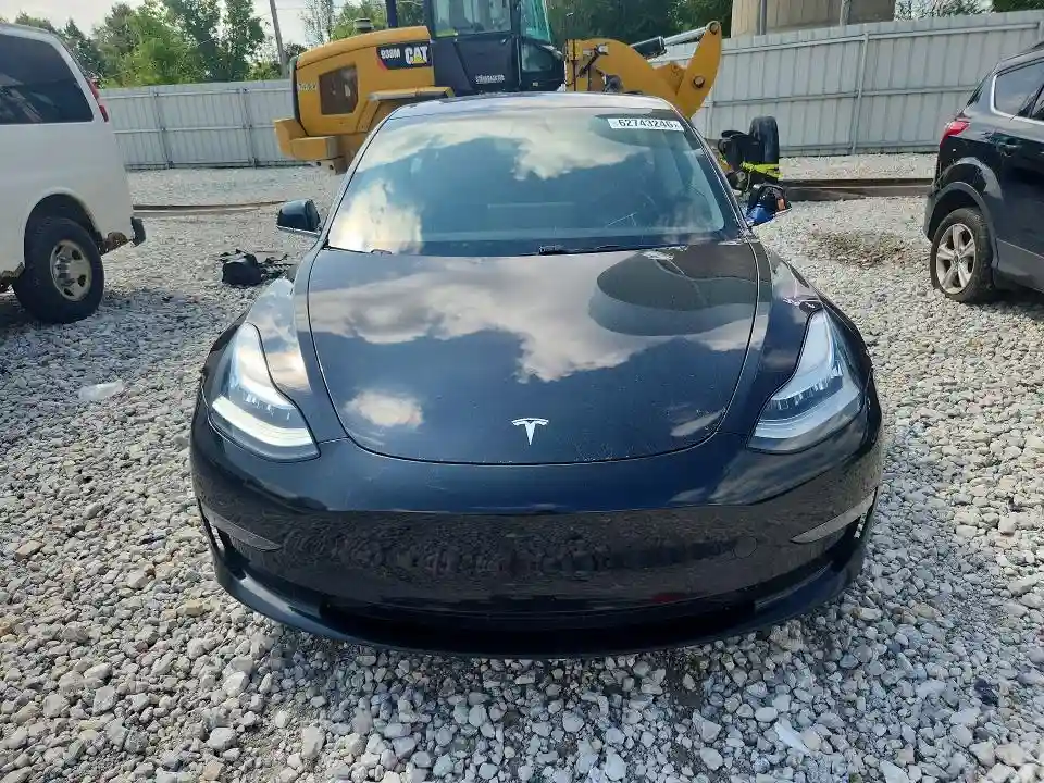 5YJ3E1EB7JF115714 2018 TESLA MODEL 3-4
