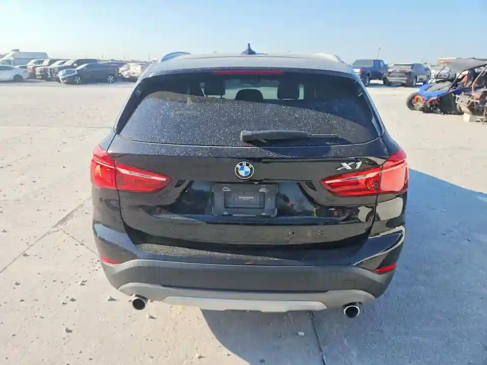 WBXHT3C38J5F91772 2018 BMW X1-5