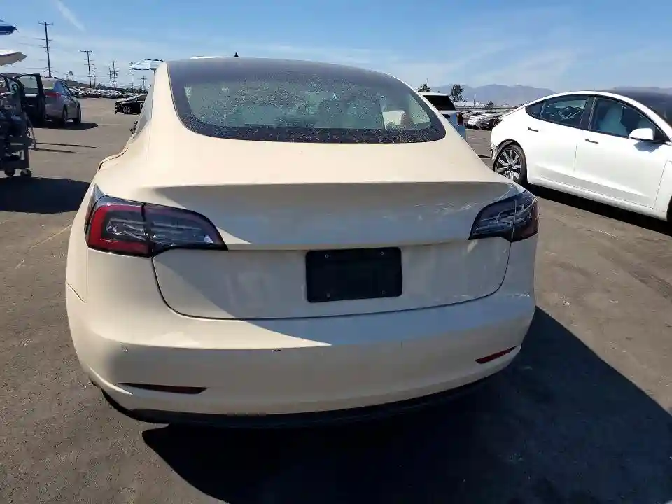 5YJ3E1EA6KF431436 2019 TESLA MODEL 3-5