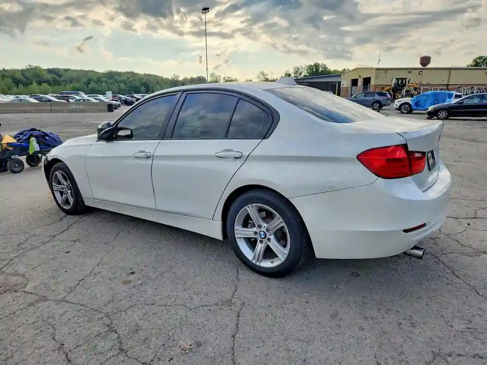 WBA3B1G53FNT63643 2015 BMW 3 SERIES-1