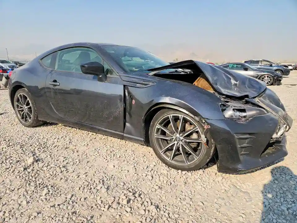 JF1ZNAA15H8704512 2017 TOYOTA 86-3