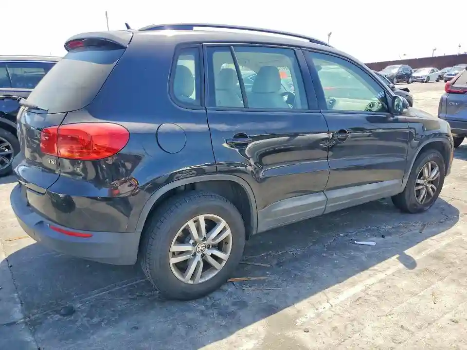 WVGAV7AX8GW588968 2016 VOLKSWAGEN TIGUAN-2